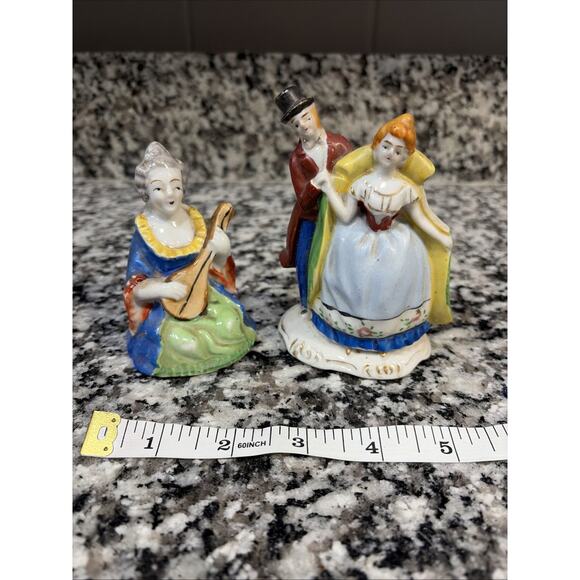 Lot Of 2 Vtg Occupied Japan (1945-1952) Figurines Porcelain Couple Mandolin - Picture 2 of 7
